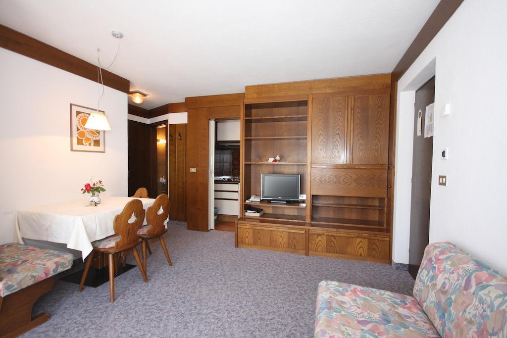 Apartments Residence Alta Badia Colfosco Ruang foto