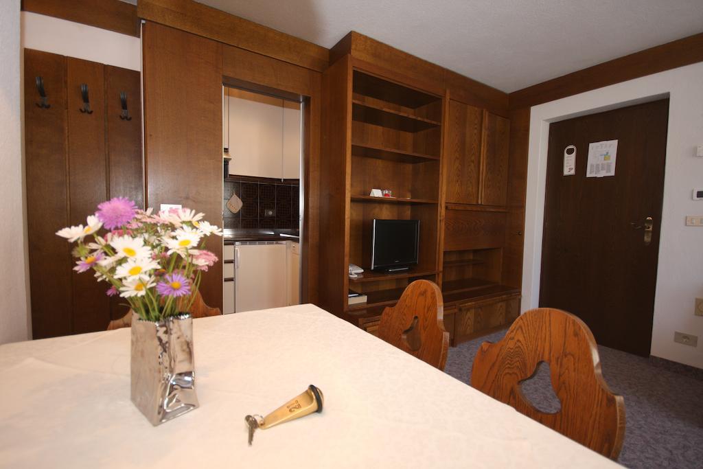 Apartments Residence Alta Badia Colfosco Ruang foto